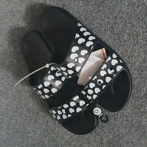 Classic Crocs Heart Print Sandal